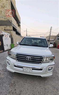 تۆیۆتا لاند کروزەر